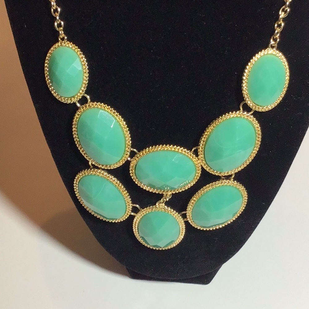 Monet green and gold necklace new - Picture 1 of 4